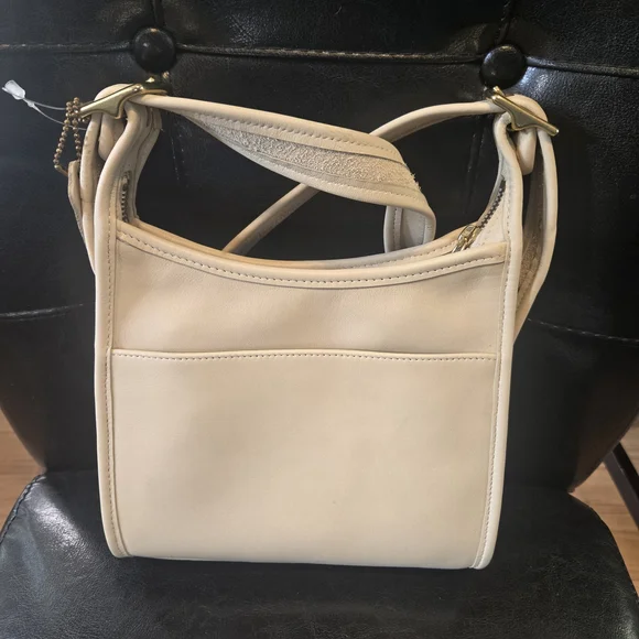 Vintage Coach Cream Shoulder Bag No. M8D - 9997 - Picture 1 of 13